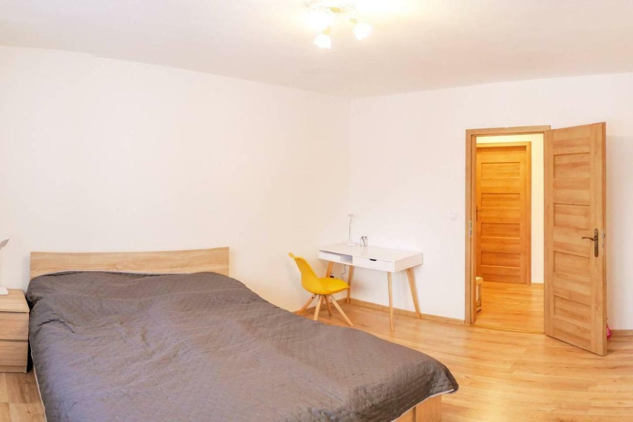 2 Bedroom Flat In The Heart Of Liptovský Mikuláš Eksteriør billede