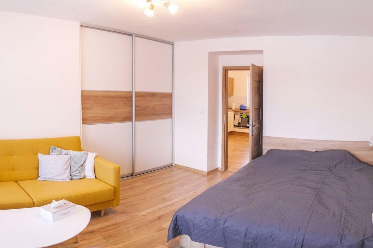 2 Bedroom Flat In The Heart Of Liptovský Mikuláš Eksteriør billede