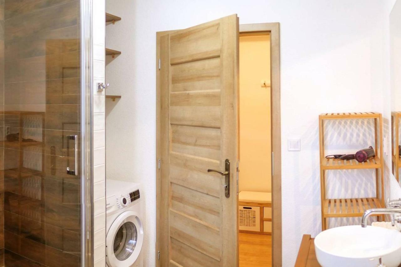2 Bedroom Flat In The Heart Of Liptovský Mikuláš Eksteriør billede